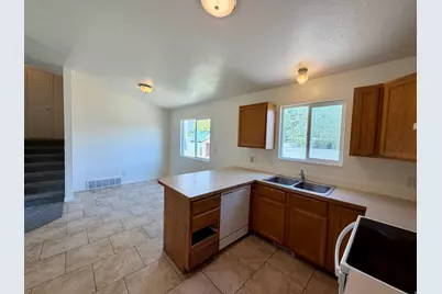 2731 E 1600 S, Spanish Fork, UT 84660 - Photo 18