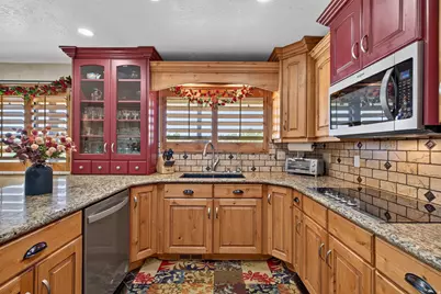10703 S Dimple Dell Dr E, Sandy, UT 84092 - Photo 10