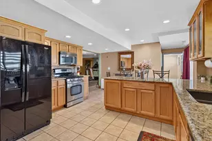 10703 S Dimple Dell Dr E, Sandy, UT 84092 - Photo 28