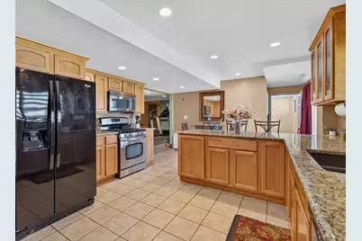 10703 S Dimple Dell Dr E, Sandy, UT 84092 - Photo 28