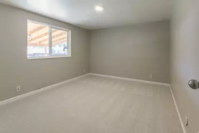 792 W 350 S, Vernal, UT 84078 - Photo 2