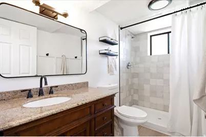 992 S 200 E, Layton, UT 84041 - Photo 24