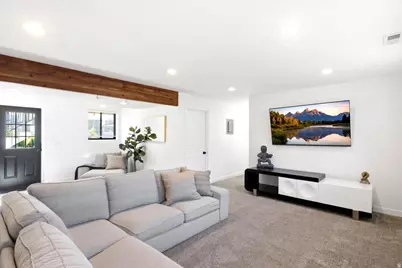 992 S 200 E, Layton, UT 84041 - Photo 18
