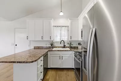 1206 E Moss Cir, Midvale, UT 84047 - Photo 8