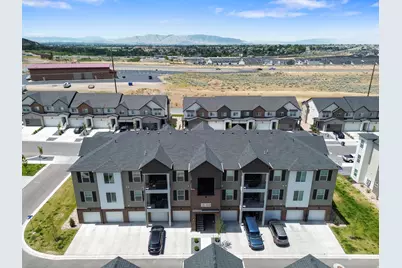 4835 S Alder Dr #D202, Mapleton, UT 84664 - Photo 2