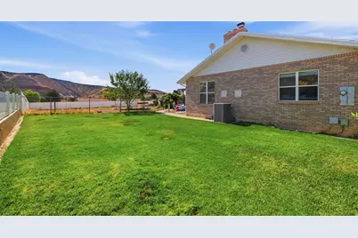 5660 N 1400 W, Winchester Hills, UT 84770 - Photo 46