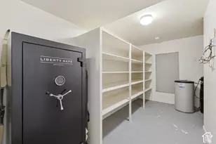 5660 N 1400 W, Winchester Hills, UT 84770 - Photo 36