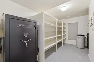 5660 N 1400 W, Winchester Hills, UT 84770 - Photo 36