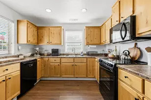 184 W 300 N, Hurricane, UT 84737 - Photo 6