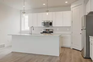 688 E 500 S, Provo, UT 84606 - Photo 12