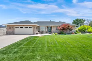 9521 S 1860 W, South Jordan, UT 84095 - Photo 2