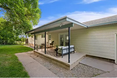 185 E South Weber Dr, South Weber, UT 84405 - Photo 44