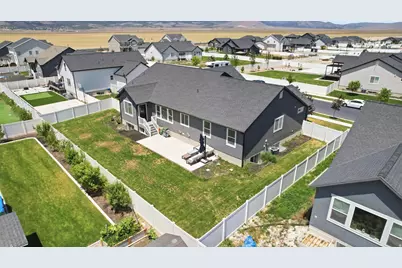 100 E Gilbert Peak Way, Eagle Mountain, UT 84005 - Photo 40