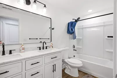 100 E Gilbert Peak Way, Eagle Mountain, UT 84005 - Photo 24