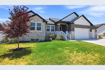 100 E Gilbert Peak Way, Eagle Mountain, UT 84005 - Photo 2