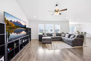 100 E Gilbert Peak Way, Eagle Mountain, UT 84005 - Photo 4