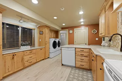 4840 S Quailstone Cir, Taylorsville, UT 84118 - Photo 32