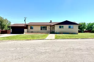 241 W 250 S, Vernal, UT 84078 - Photo 2