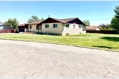 241 W 250 S, Vernal, UT 84078 - Photo 2