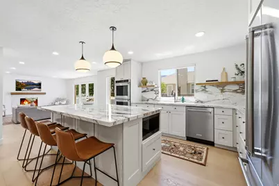 2154 E New Horizon Dr, Sandy, UT 84093 - Photo 10