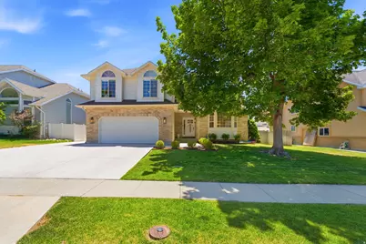 2154 E New Horizon Dr, Sandy, UT 84093 - Photo 2