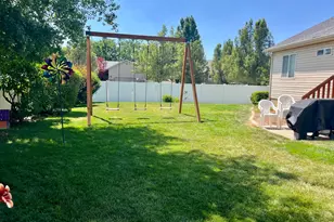 2581 W 1890 N, Clinton, UT 84015 - Photo 28