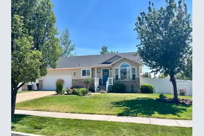 2581 W 1890 N, Clinton, UT 84015 - Photo 1