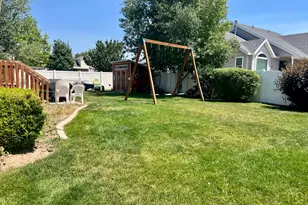 2581 W 1890 N, Clinton, UT 84015 - Photo 32