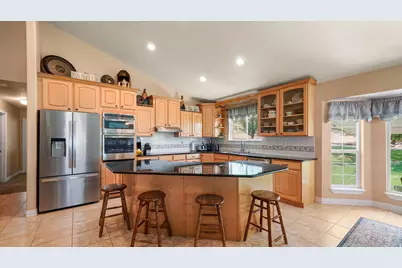 2286 E Cedar Dr, Eagle Mountain, UT 84005 - Photo 8