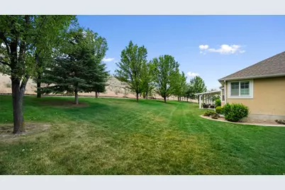 2286 E Cedar Dr, Eagle Mountain, UT 84005 - Photo 38