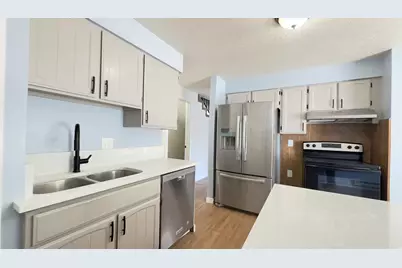 731 S 1650 E #B, Clearfield, UT 84015 - Photo 6