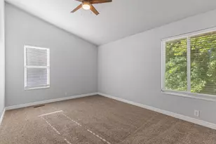 433 W Chase Ln N, Centerville, UT 84014 - Photo 20