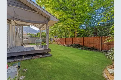 433 W Chase Ln N, Centerville, UT 84014 - Photo 24