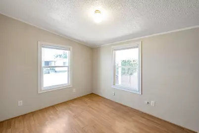 279 W Eastgate Dr, Sandy, UT 84070 - Photo 14