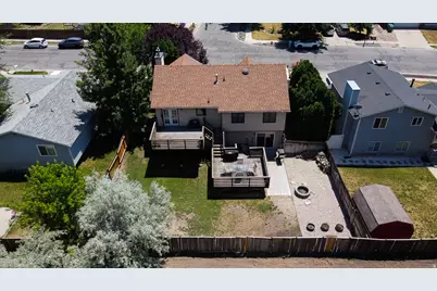 823 E Creekside Dr S, Layton, UT 84041 - Photo 34