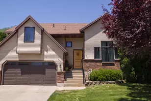 823 E Creekside Dr S, Layton, UT 84041 - Photo 2