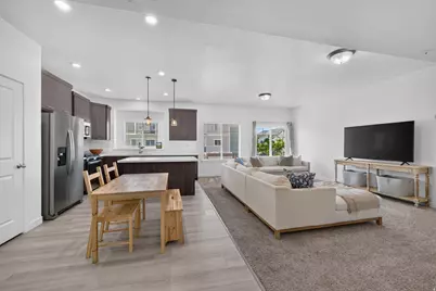 4218 W Rail Trail Ln S, Riverton, UT 84096 - Photo 4