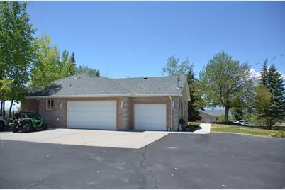 890 E 200 S, Mount Pleasant, UT 84647 - Photo 2