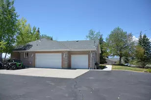 890 E 200 S, Mount Pleasant, UT 84647 - Photo 2