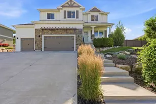 338 S Windy Ridge Dr E, Smithfield, UT 84335 - Photo 2