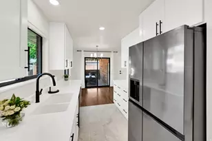 11530 S Jordan Point Dr, Sandy, UT 84092 - Photo 12
