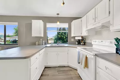 931 W 4375 S, Ogden, UT 84405 - Photo 6