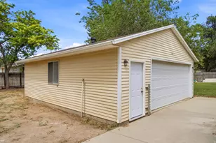 877 E 10600 S, Sandy, UT 84094 - Photo 36