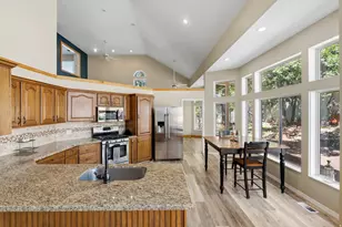1927 E Bear Creek Dr S, Draper, UT 84020 - Photo 12