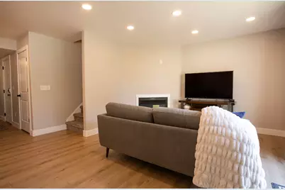 1729 Arnold Dr, Layton, UT 84041 - Photo 8