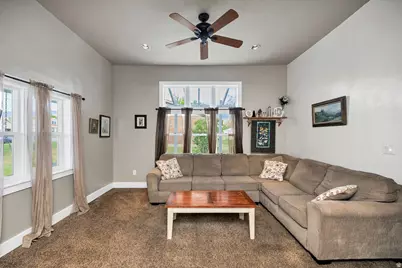 188 W 200 S, Smithfield, UT 84335 - Photo 4