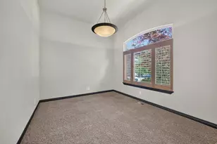 11372 S Via Arboles Ct W, South Jordan, UT 84095 - Photo 4