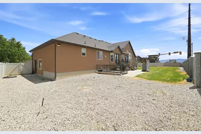 11372 S Via Arboles Ct W, South Jordan, UT 84095 - Photo 36