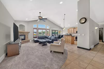 11372 S Via Arboles Ct W, South Jordan, UT 84095 - Photo 6