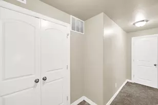 909 S Main St, Layton, UT 84041 - Photo 12